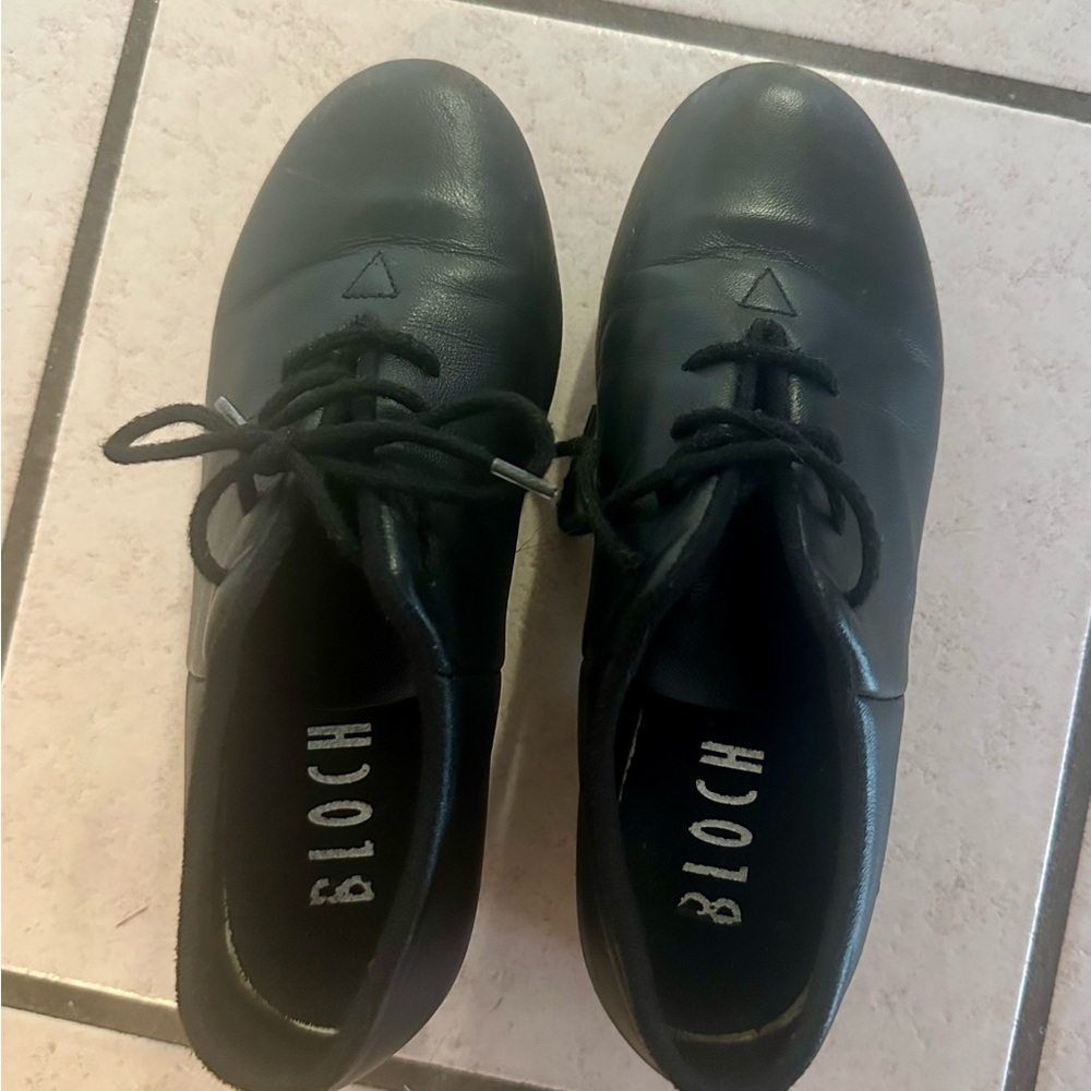 Bloch Black tap shoes kids